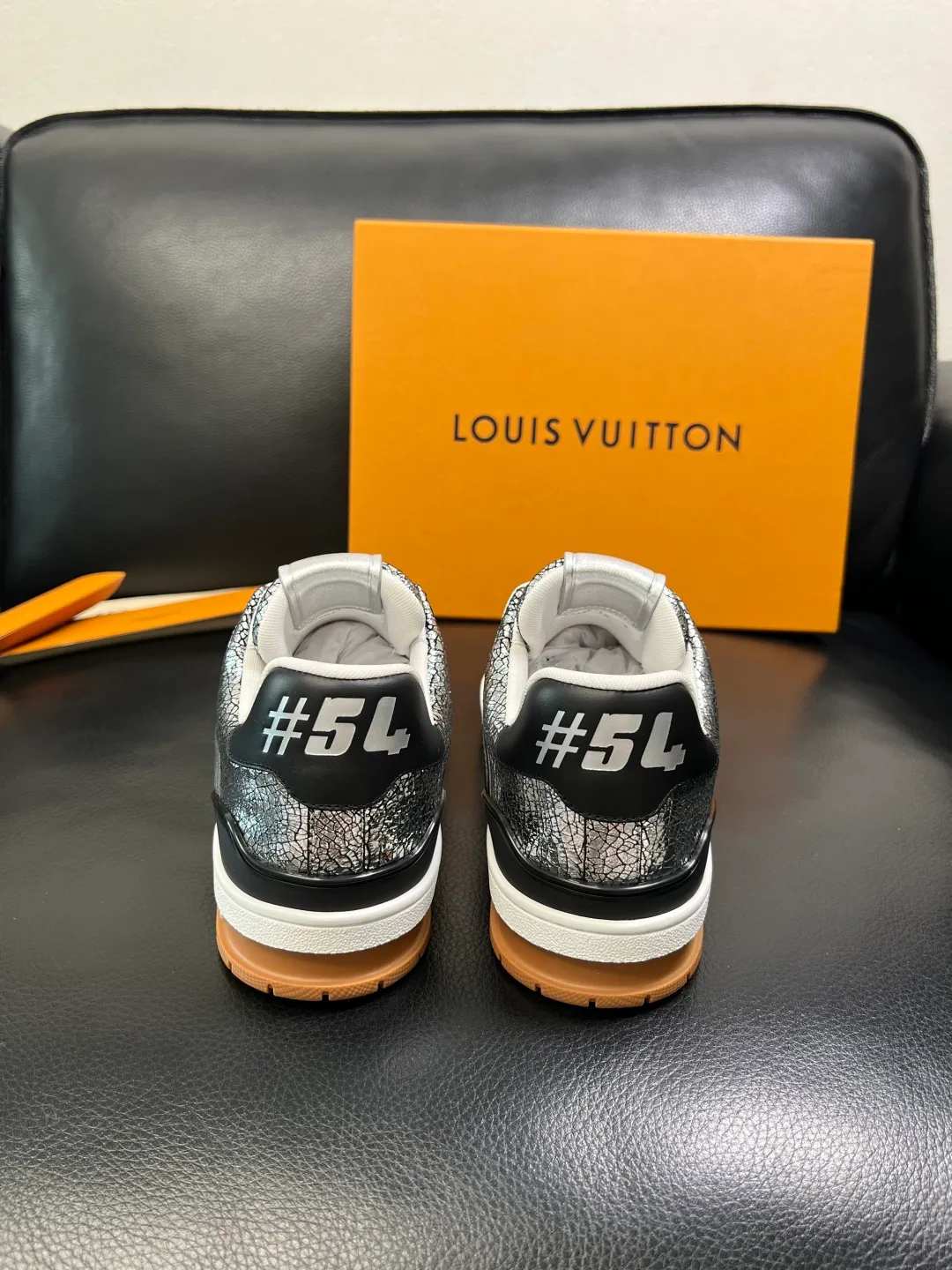 Men's shoes 💰820 Lv high quality top handicrafts Louis Vuitton, counters are equipped with the original factory, the uppers are imported from Italy, high-quality splicing colorful complex crafts, imported cowhide lining is soft and comfortable, soles: original soles specially provided by the original factory, T men's shoes 💰U exclusive movable molded soles are super comfortable, original factory single goods, code number 38-45 (customized 46)